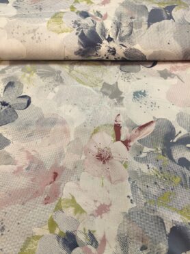 Satino audinys "Ledinės gėlės"